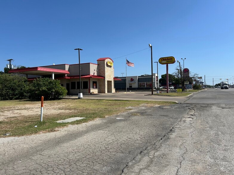 More Photos Of 5400 River Oaks Blvd, Fort Worth Land For Sale