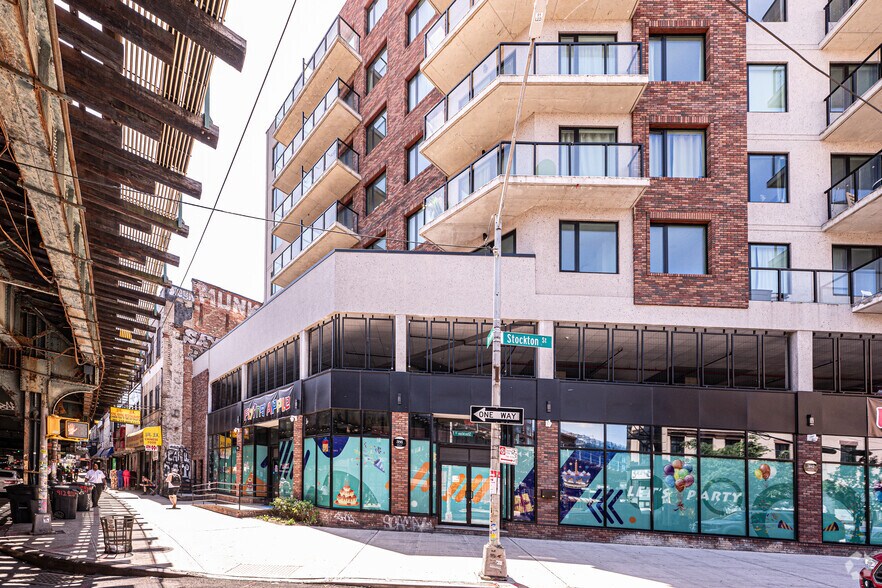 More Photos Of 912 Broadway, Brooklyn Apartments For Lease