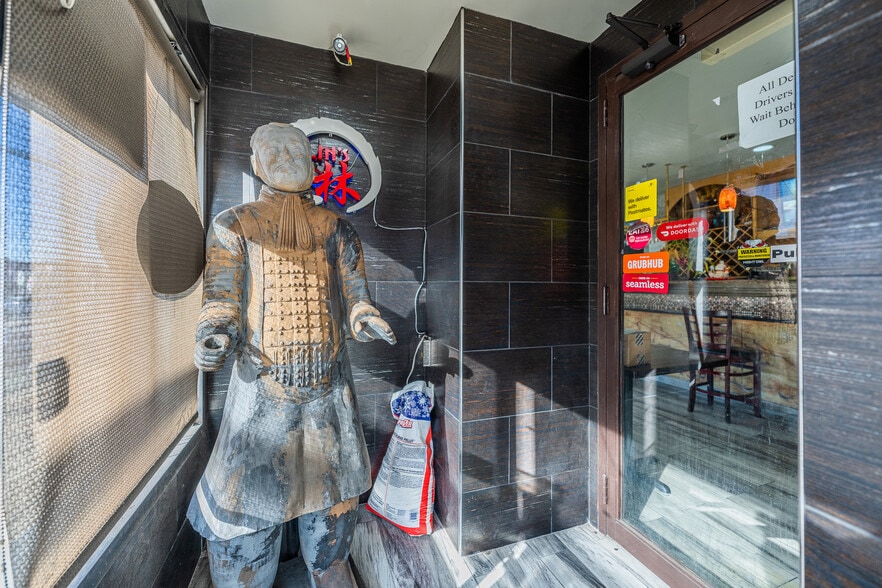 More Photos Of 1506 Bronxdale Ave, Bronx Restaurant For Sale