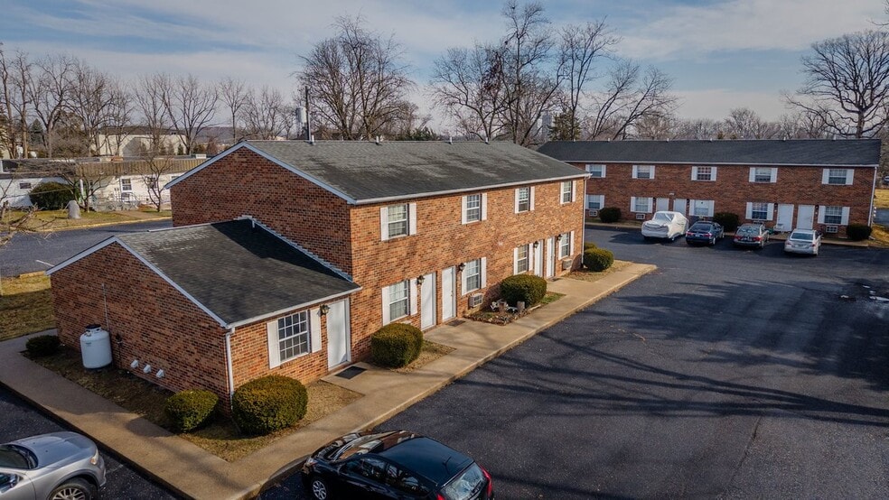 Primary Photo Of 990 Chicago Ave, Harrisonburg Apartments For Sale