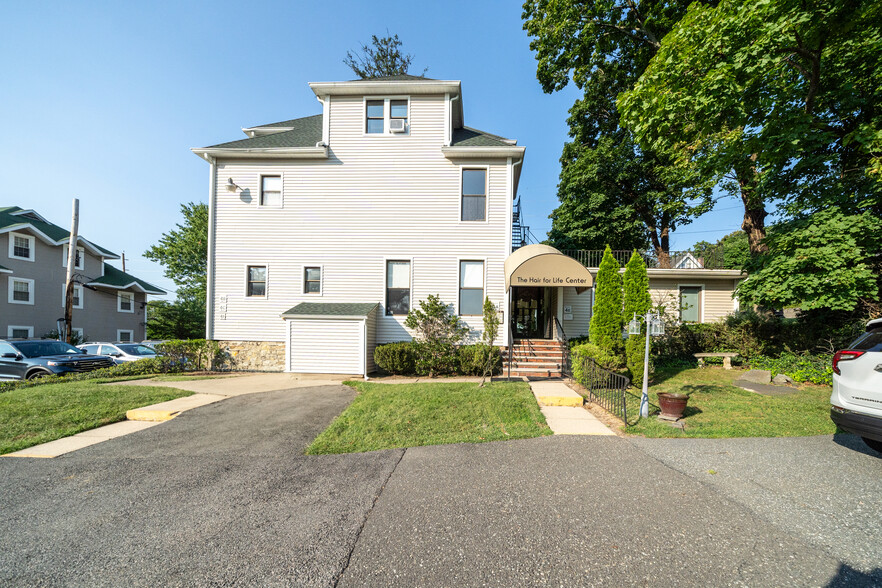 Primary Photo Of 62 Chestnut St, Englewood Freestanding For Sale