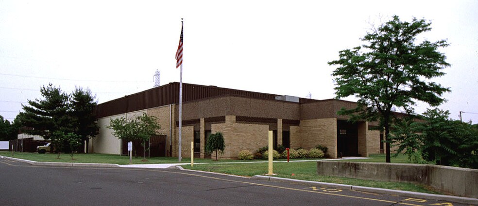 More Photos Of 200 Circle Dr N, Piscataway Manufacturing For Lease