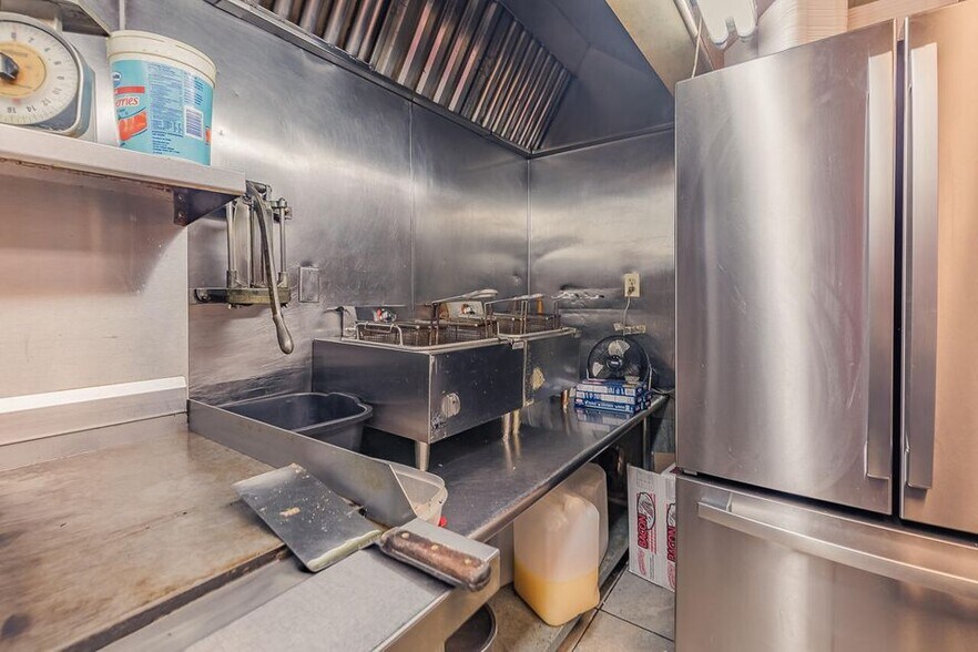 More Photos Of 1 William St, Hagaman Restaurant For Sale