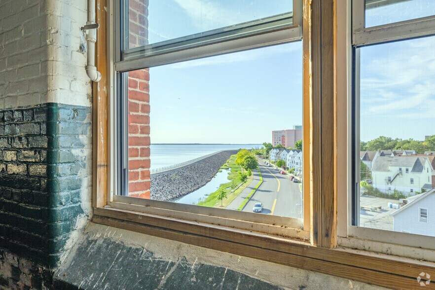 More Photos Of 11 Cove St, New Bedford Manufacturing For Sale