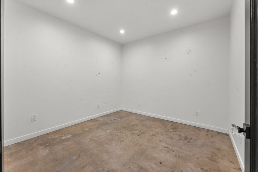 More Photos Of 3030 El Cajon Blvd, San Diego Storefront For Lease