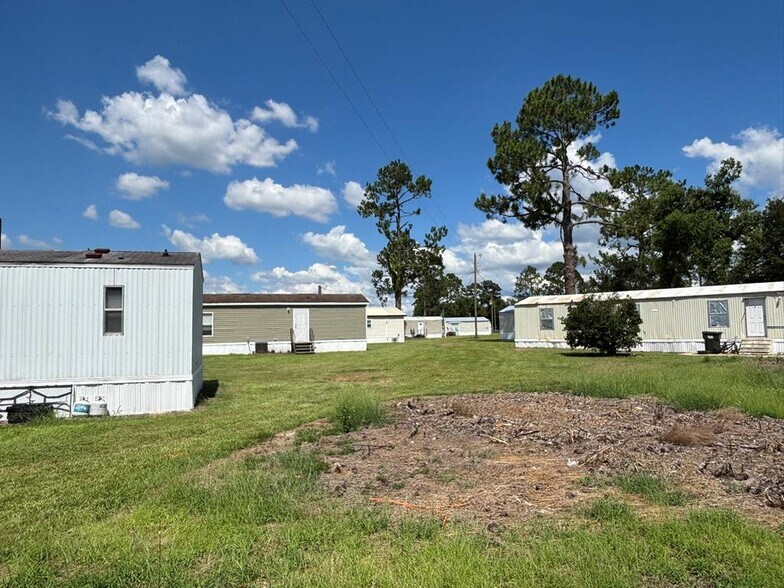 Primary Photo Of 7322 Highway 122 E, Ray City Manufactured Housing Mobile Home Park For Sale