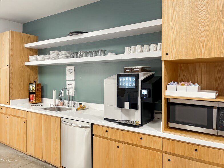 More Photos Of 1433 N Water St, Milwaukee Coworking Space