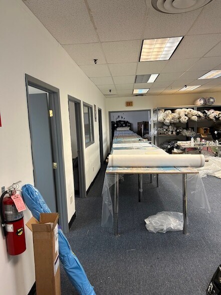 More Photos Of 59 Central Ave, Farmingdale Manufacturing For Lease