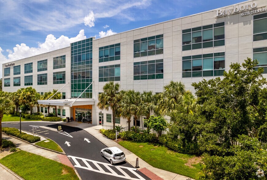 Primary Photo Of 625 6th Ave S, Saint Petersburg Medical For Sale