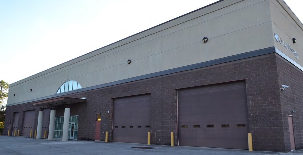 More Photos Of 3680 Clear Channel Pl, Jacksonville Warehouse For Sale