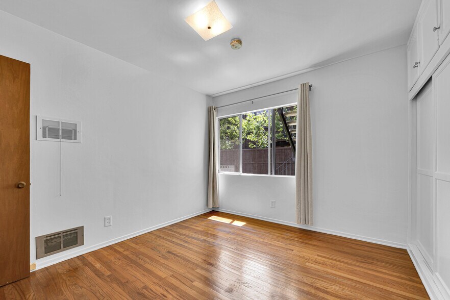 More Photos Of 938 15th St, Santa Monica Apartments For Sale