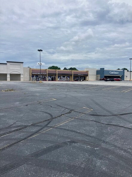 More Photos Of 4695 Buena Vista Rd, Columbus Freestanding For Lease