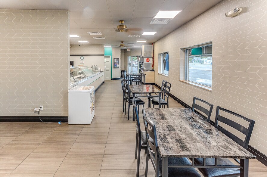 More Photos Of 109 S Park St, Sesser Fast Food For Sale