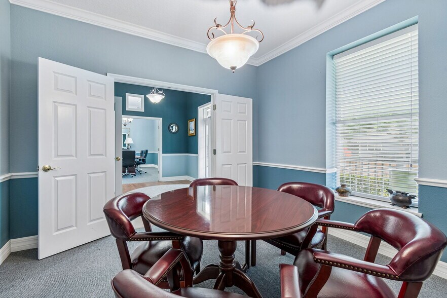 More Photos Of 402 E 7th Ave, Tampa Office For Sale