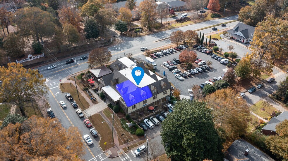 More Photos Of 590 Mimosa Blvd, Roswell Restaurant For Lease