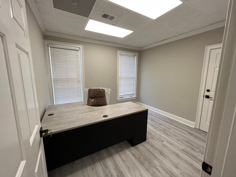 More Photos Of 750 Hammond Dr NE, Atlanta Unknown For Sale