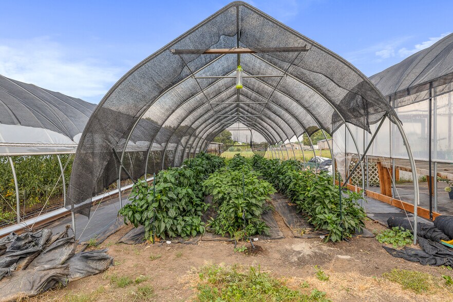 More Photos Of 6109 W Richardson Rd, Pasco Specialty For Sale