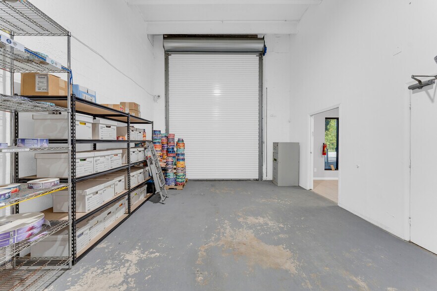 More Photos Of 501-513 Old Griffin Rd, Dania Warehouse For Sale