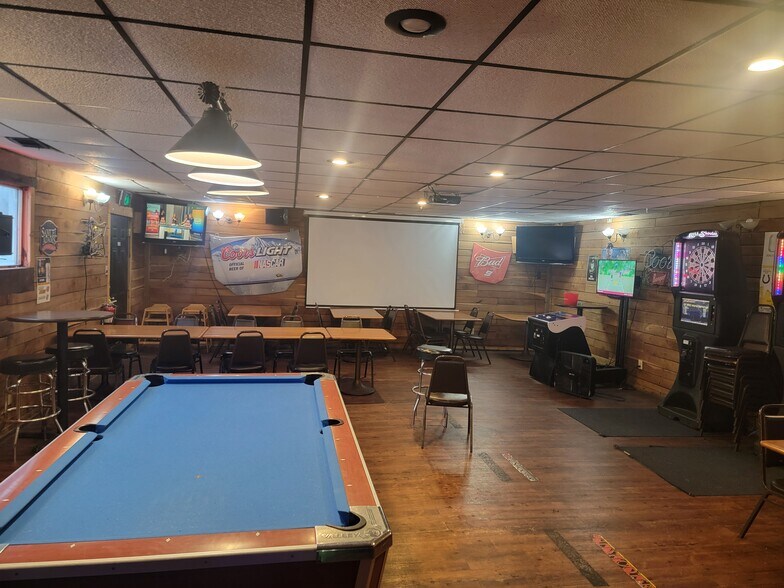 More Photos Of 7628 Southeastern Ave, Indianapolis Restaurant For Sale