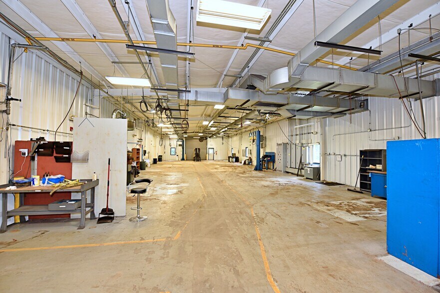 More Photos Of 315 Burke Dr, Morganton Light Manufacturing For Sale