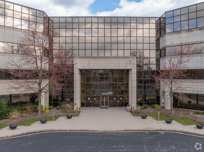 More Photos Of 45 Waterview Blvd, Parsippany Office For Lease