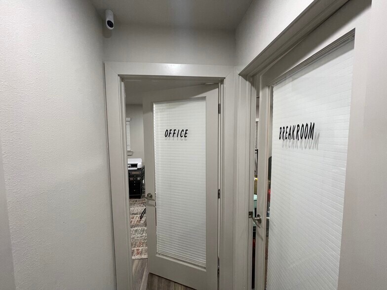 More Photos Of 408 Wilson Rd, Conroe Loft Creative Space For Lease