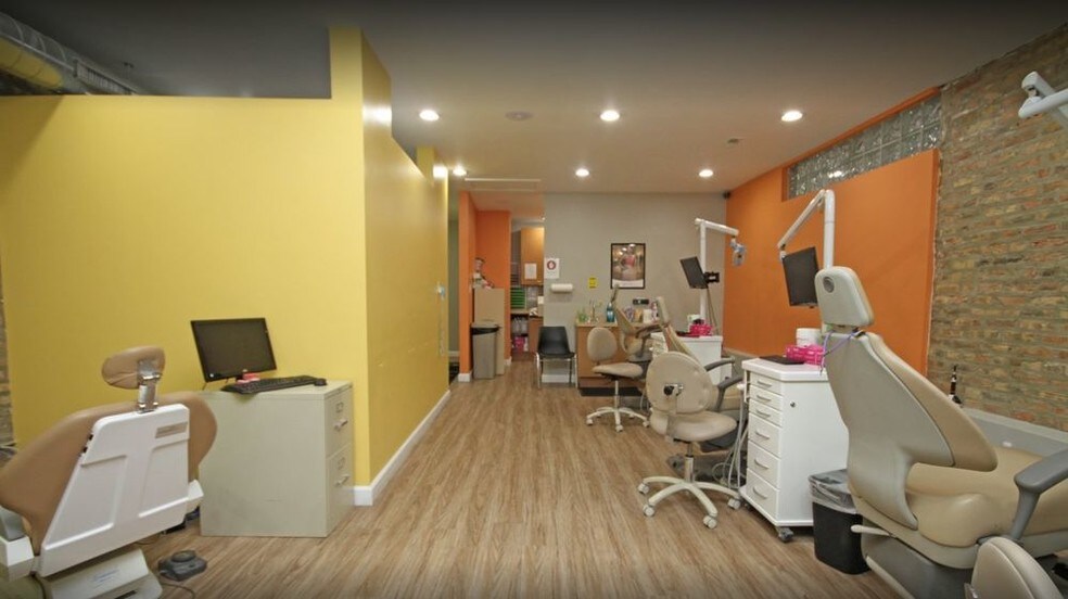 More Photos Of 1719 W 18th St, Chicago Storefront Retail Residential For Lease