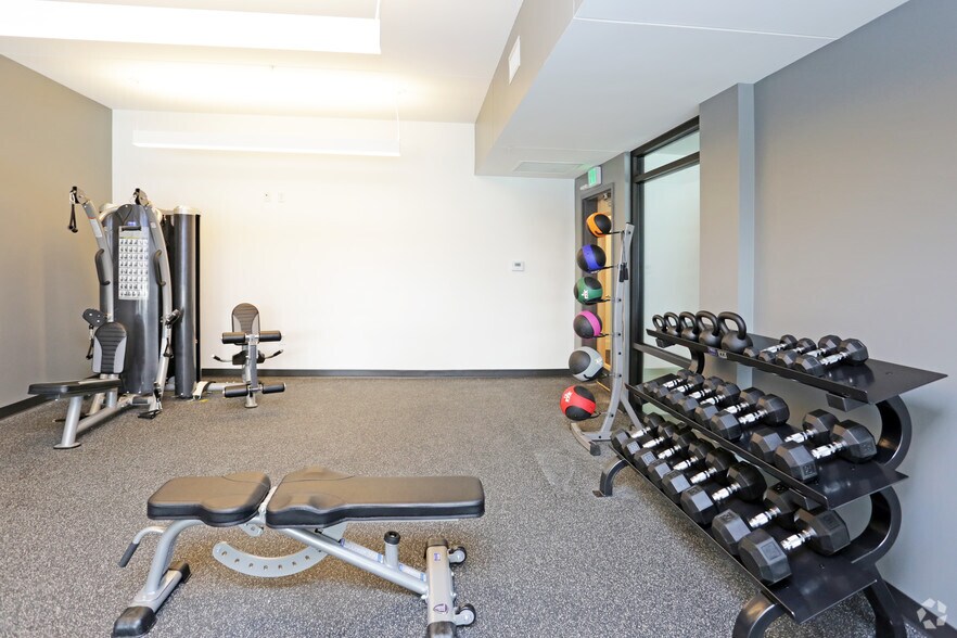 More Photos Of 1415 Cuming St NE, Omaha Apartments For Lease