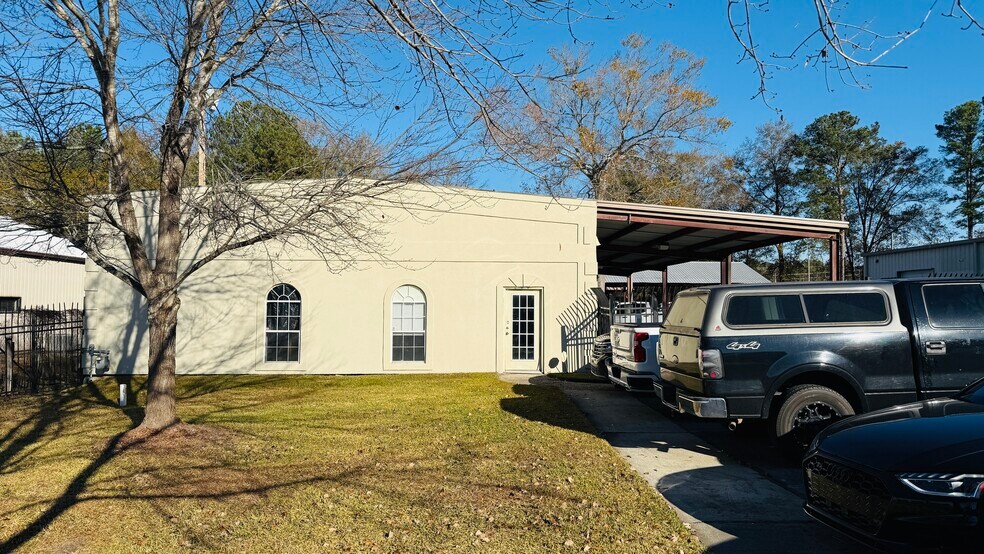 More Photos Of 105 Sunbelt Blvd, Columbia Distribution For Sale