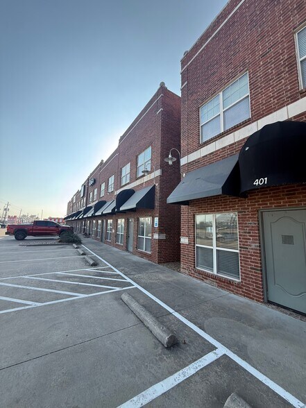More Photos Of 213 TX-342, Red Oak General Retail For Sale