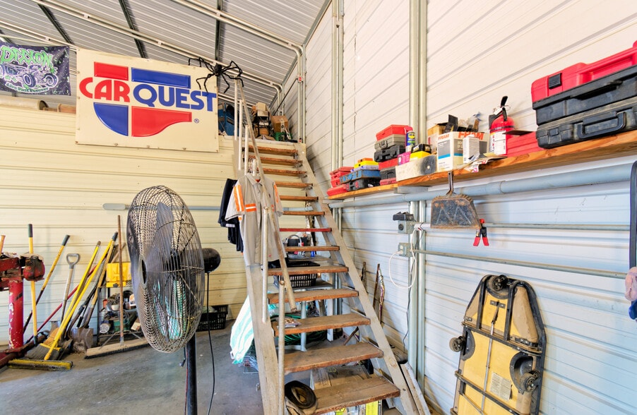 More Photos Of 75 Plymouth Ave, Quartzsite Service For Sale