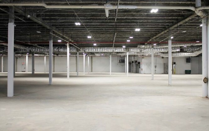 More Photos Of 1720 Eastchester Rd, Bronx Warehouse For Lease