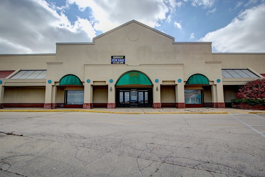 More Photos Of 8603 W Brown Deer Rd, Milwaukee Storefront For Lease