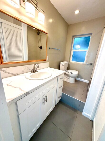 More Photos Of 3560 Front St, San Diego Multifamily For Sale