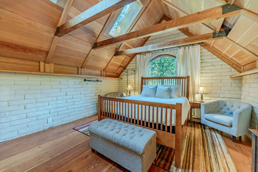 More Photos Of 1820 E 28th Ave, Eugene Multifamily For Sale