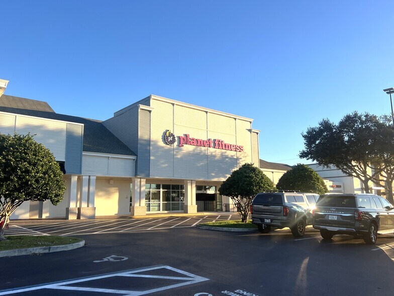 More Photos Of 2100-2289 E Semoran Blvd, Apopka Unknown For Lease