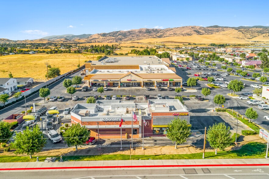 More Photos Of 785 Tucker Rd, Tehachapi Storefront Retail Office For Lease