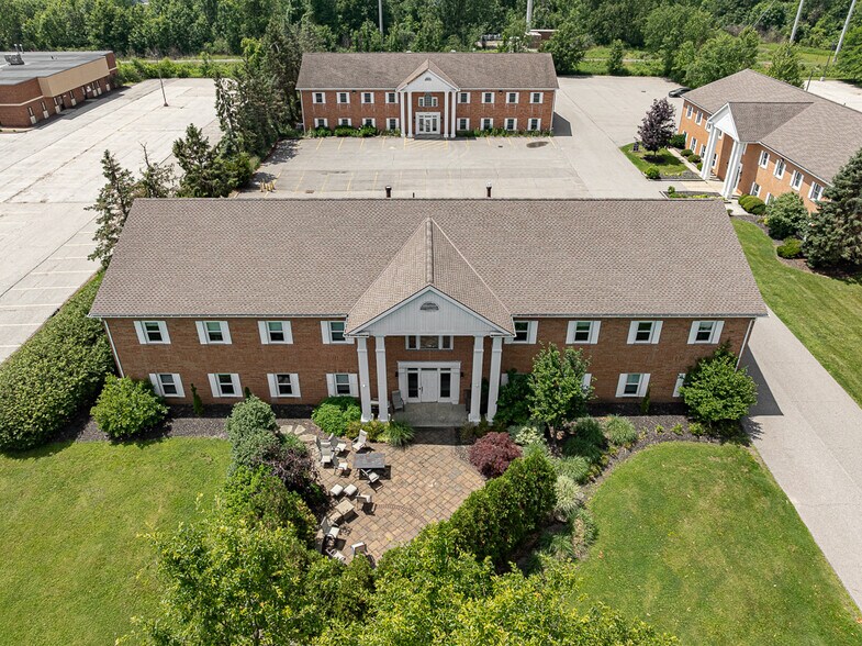 More Photos Of 30670 Bainbridge Rd, Solon Office For Sale