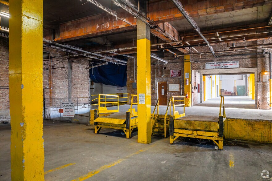 More Photos Of 3850 W Cortland St, Chicago Manufacturing For Sale