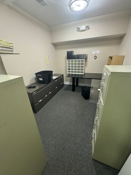 More Photos Of 9 Park Ave, Rutherford Storefront Retail Office For Lease