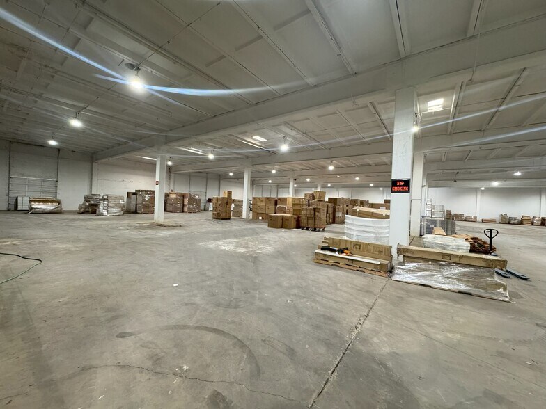 More Photos Of E Harper St, Poplar Bluff Warehouse For Lease