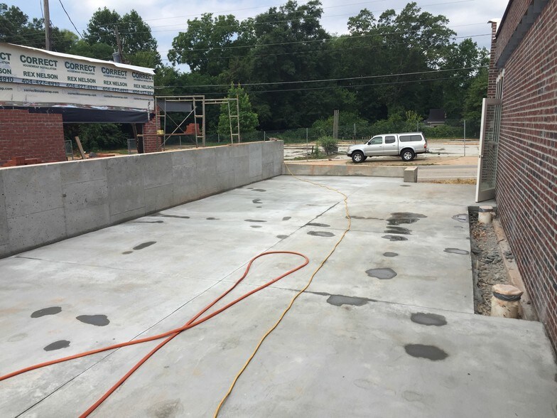 More Photos Of 2371 Hosea L Williams Dr SE, Atlanta Storefront For Sale