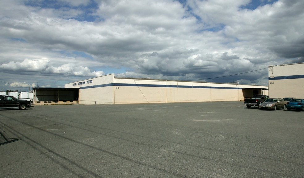 More Photos Of 2700 Deepwater Terminal Rd, Richmond Warehouse For Lease