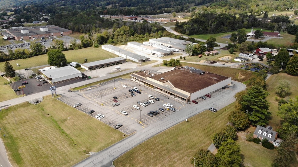 More Photos Of 1240 Middlesboro Hwy, LaFollette Unknown For Lease