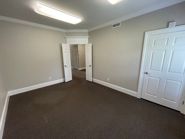 More Photos Of 2719 Graves Dr, Goldsboro Office For Lease