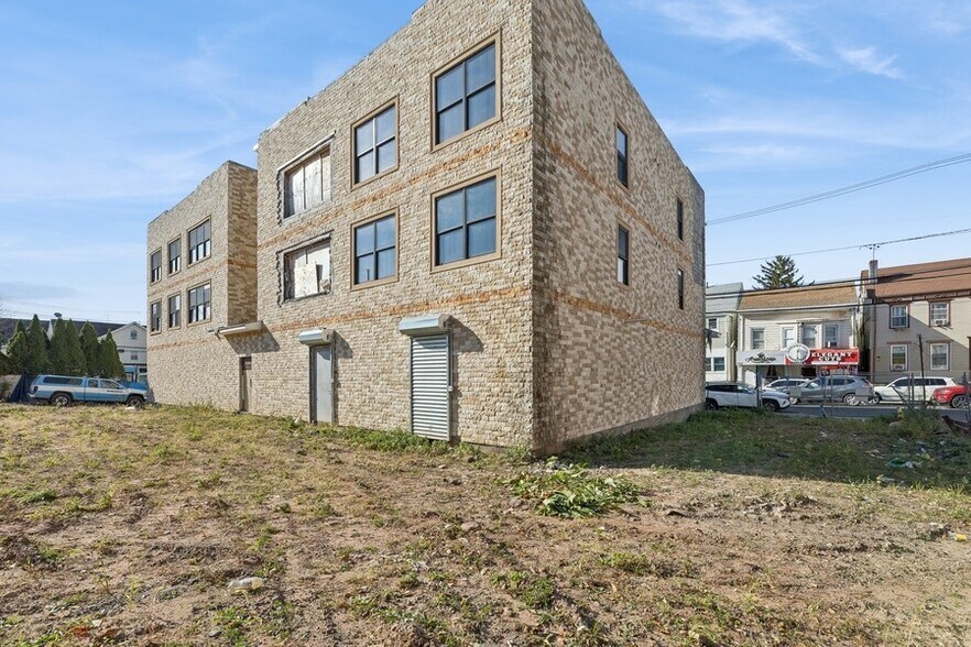 More Photos Of 368 Totowa Ave, Paterson Apartments For Sale
