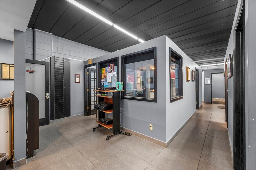 More Photos Of 735-737 Snelling Ave N, Saint Paul Storefront Retail Office For Lease