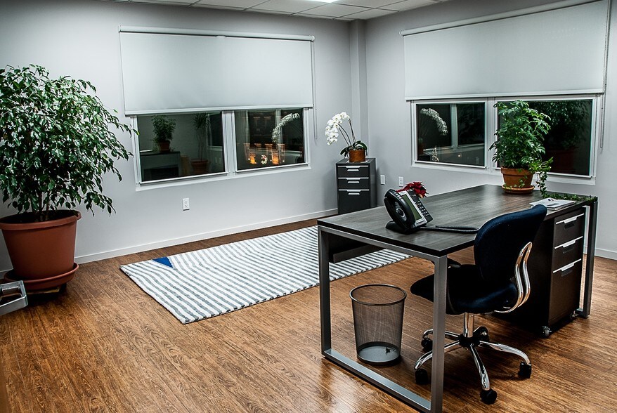 More Photos Of 30 W Main St, Riverhead Office For Lease