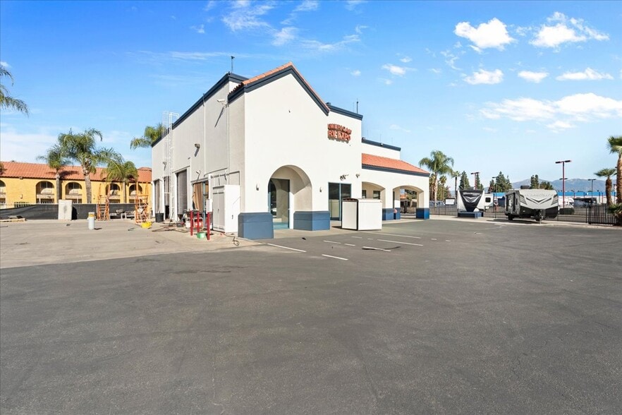 More Photos Of 1313 Rv Center Dr, Colton Auto Dealership For Sale