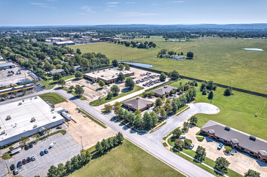 More Photos Of 1479 Executive Pl, Springdale Medical For Sale